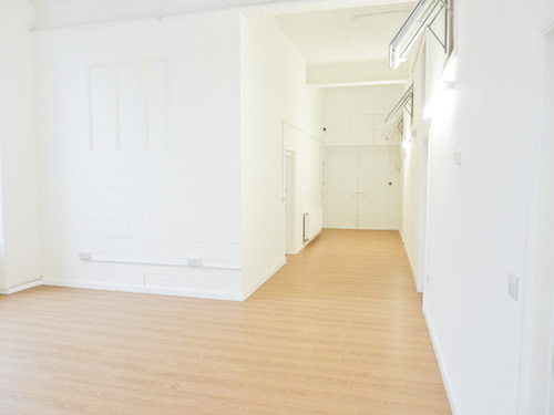 ground floor live work unit available with 5 rooms in EN5 High Barnet